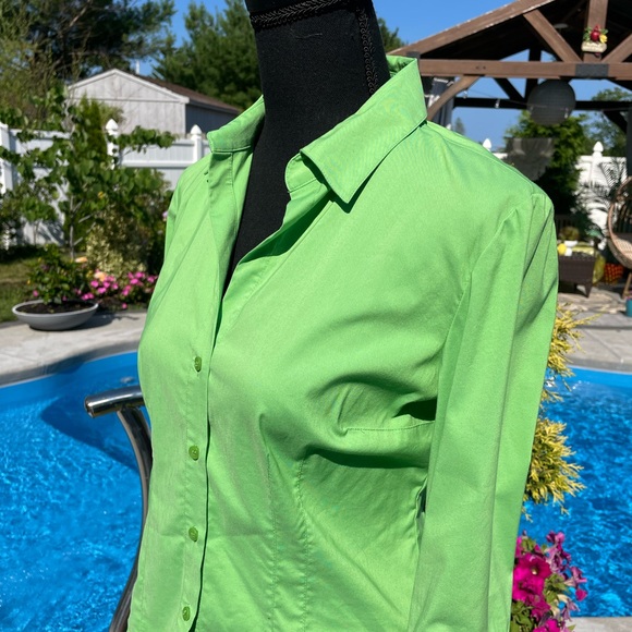 INC International Concepts Women's Kelly Green Tailored Fitted Blouse Size 6 P - Picture 2 of 6